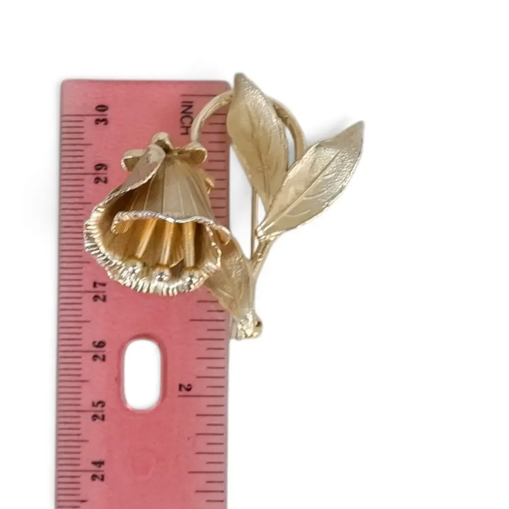 Vintage Signed Coro Gold Tone 3D Flower Bloom Brooch Dimensional Design